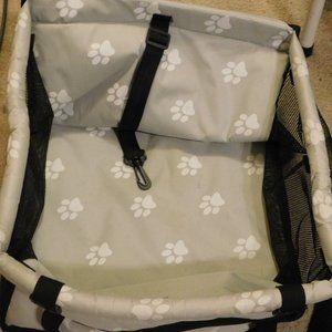 PET Car Seat Strap to Back or front seat Gray with paw prints